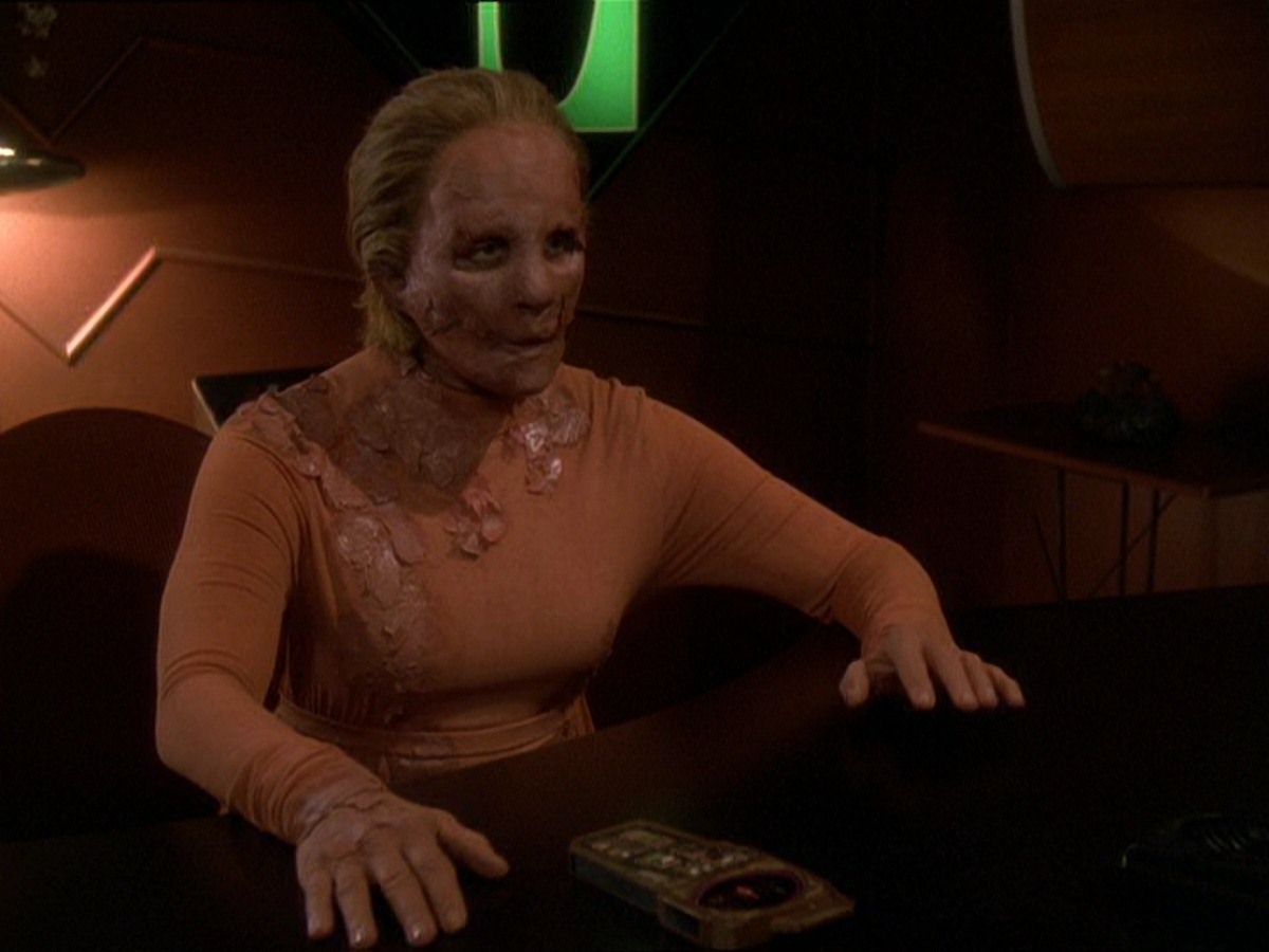 extant_StarTrek_DS9_7x22-TackingIntoTheWind_1040.jpg