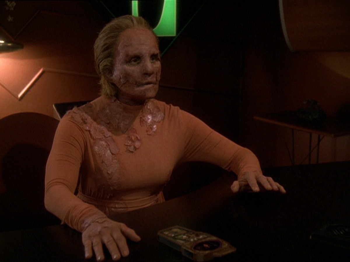 extant_StarTrek_DS9_7x22-TackingIntoTheWind_1044.jpg