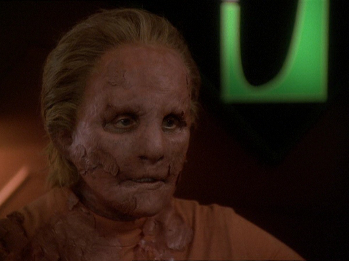 extant_StarTrek_DS9_7x22-TackingIntoTheWind_1062.jpg