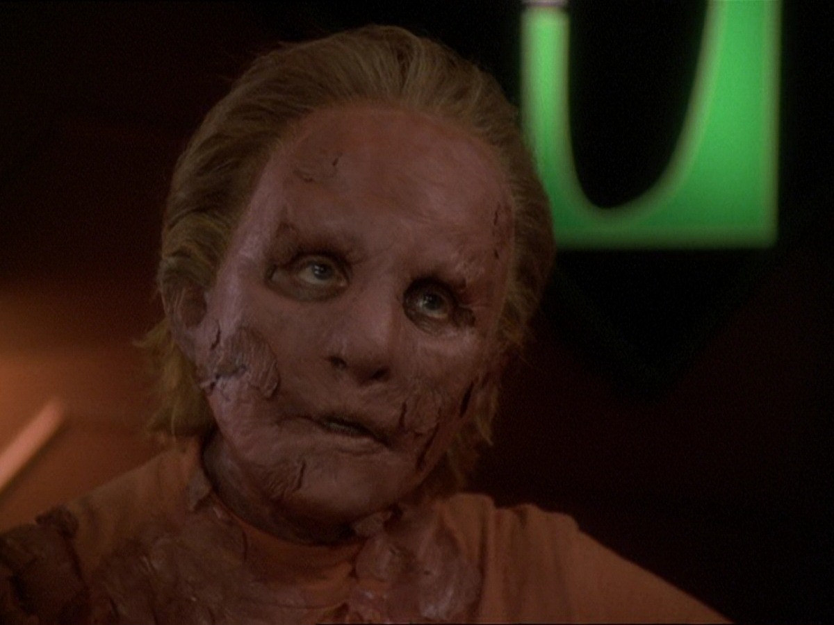 extant_StarTrek_DS9_7x22-TackingIntoTheWind_1070.jpg