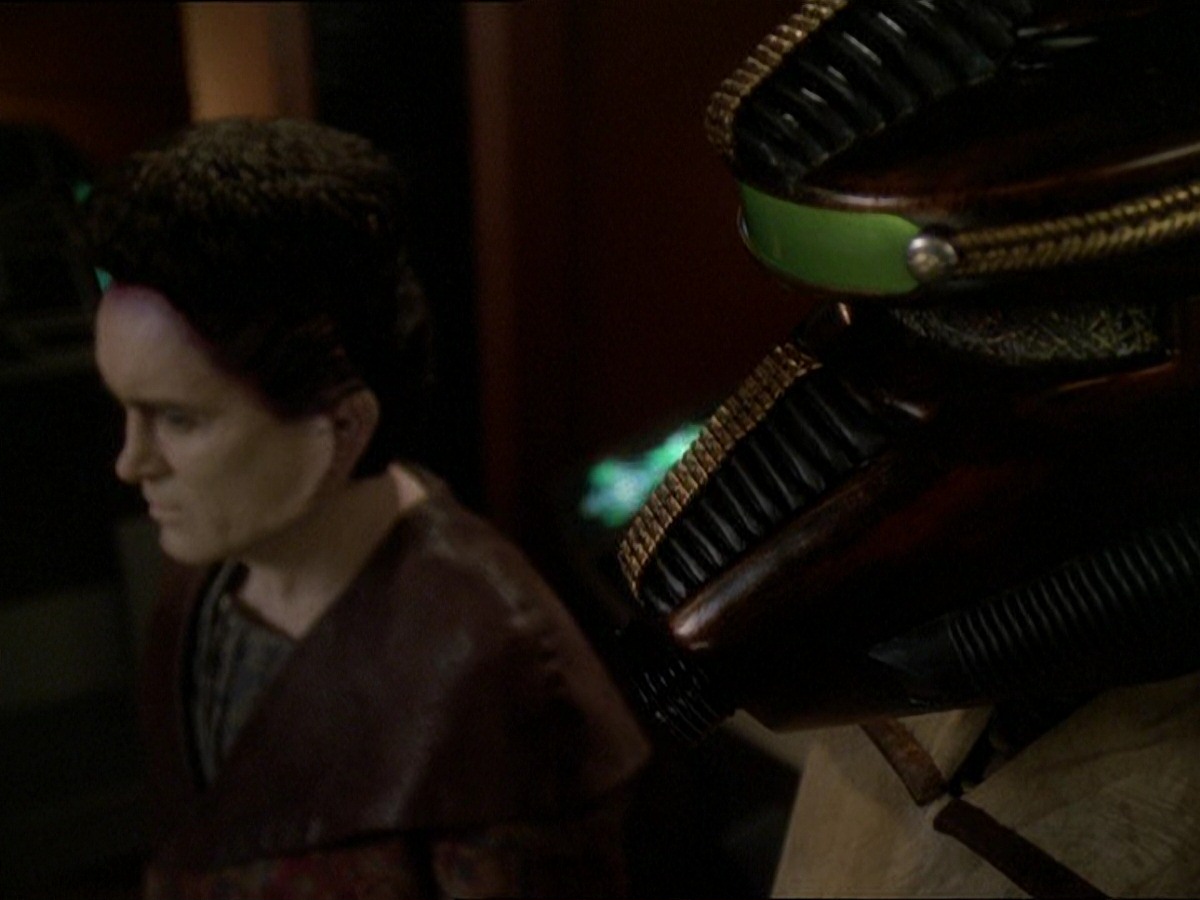 extant_StarTrek_DS9_7x22-TackingIntoTheWind_1090.jpg