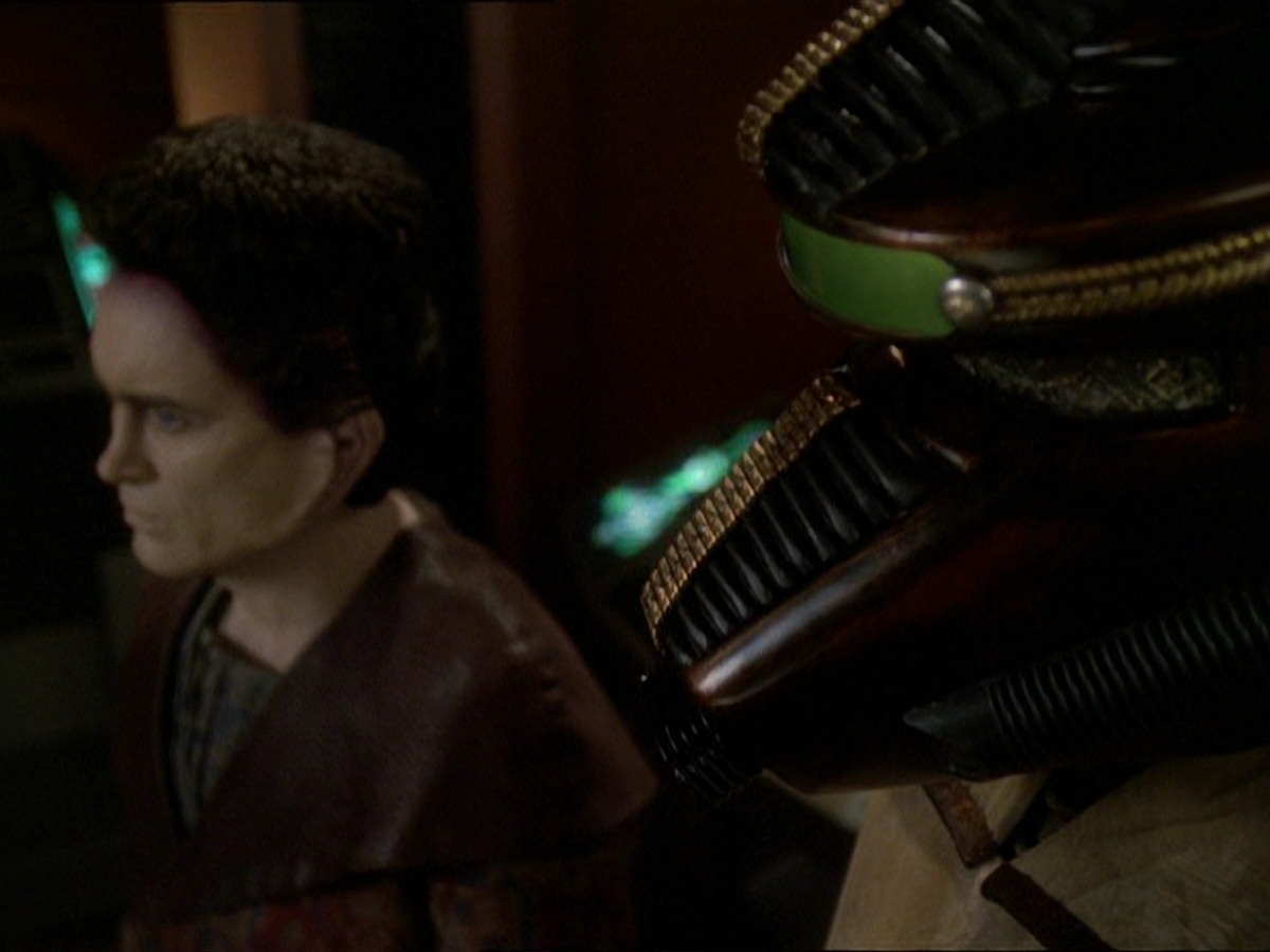 extant_StarTrek_DS9_7x22-TackingIntoTheWind_1106.jpg