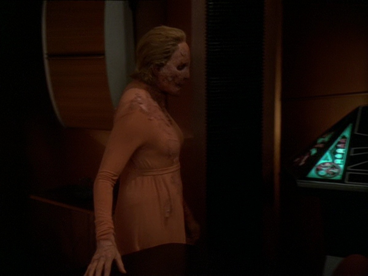 extant_StarTrek_DS9_7x22-TackingIntoTheWind_1114.jpg