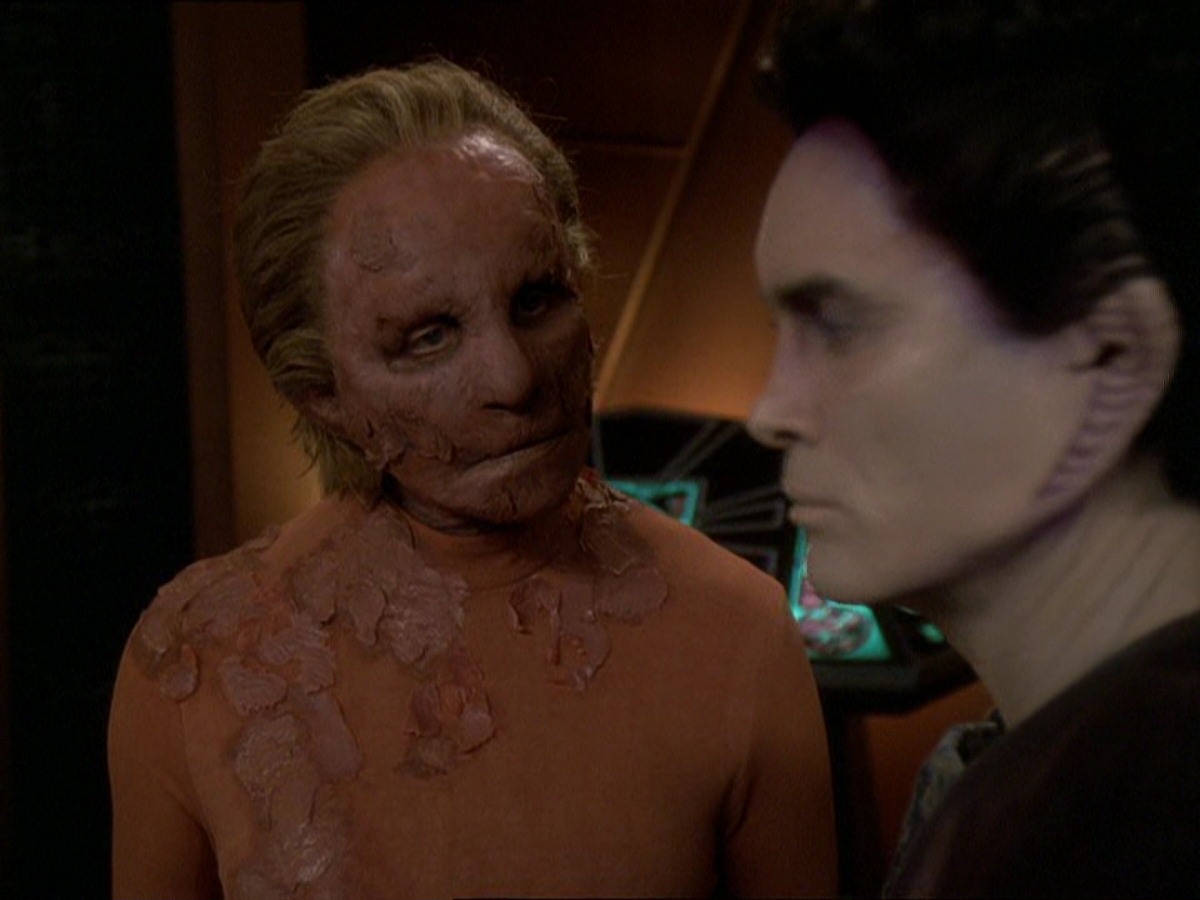 extant_StarTrek_DS9_7x22-TackingIntoTheWind_1123.jpg