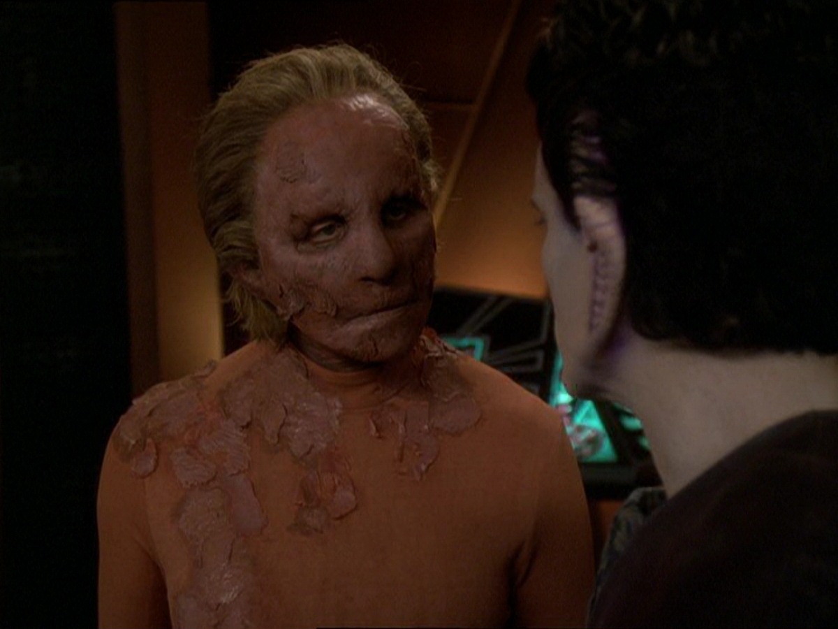 extant_StarTrek_DS9_7x22-TackingIntoTheWind_1129.jpg