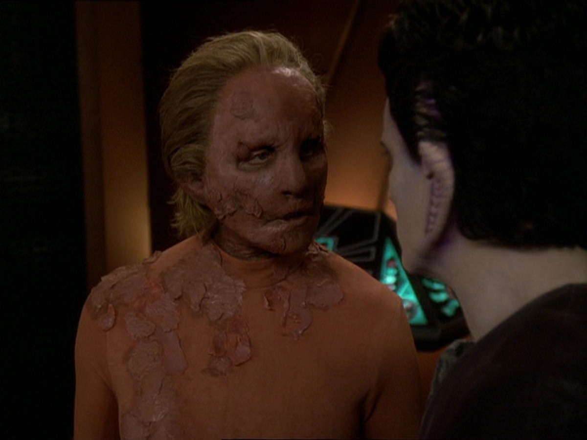 extant_StarTrek_DS9_7x22-TackingIntoTheWind_1135.jpg