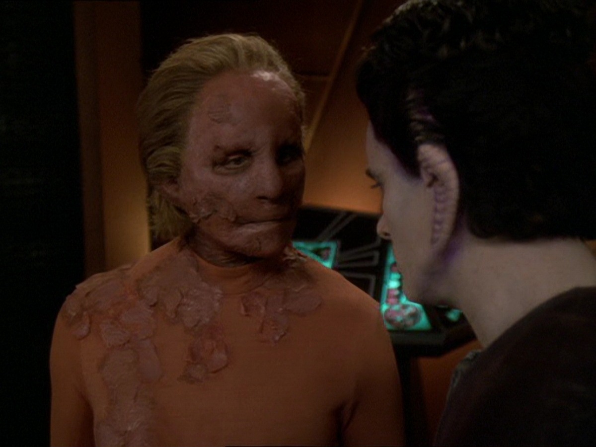 extant_StarTrek_DS9_7x22-TackingIntoTheWind_1136.jpg