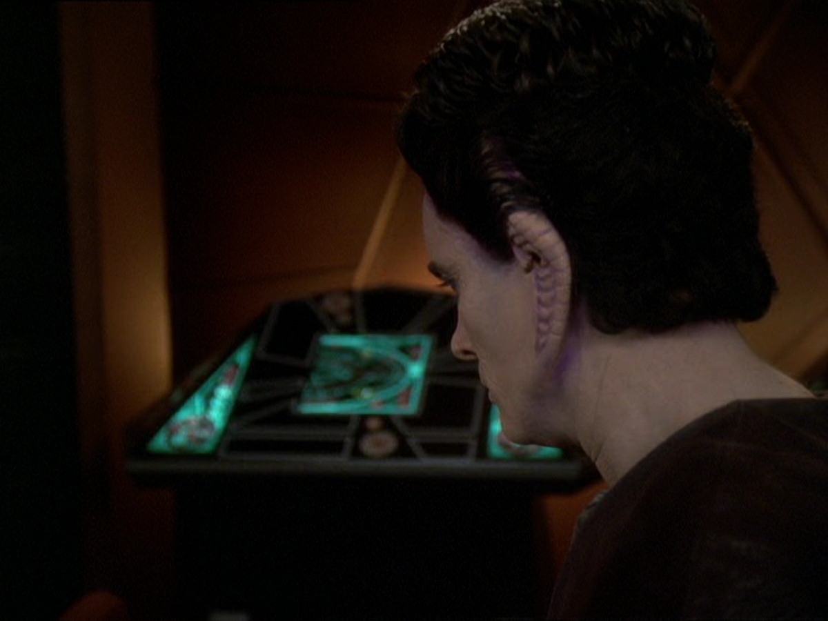 extant_StarTrek_DS9_7x22-TackingIntoTheWind_1138.jpg