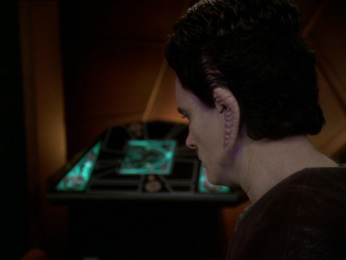 extant_StarTrek_DS9_7x22-TackingIntoTheWind_1139.jpg