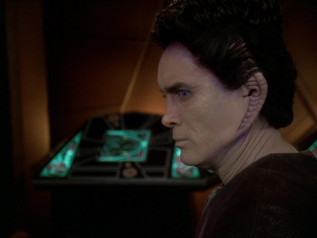 extant_StarTrek_DS9_7x22-TackingIntoTheWind_1142.jpg