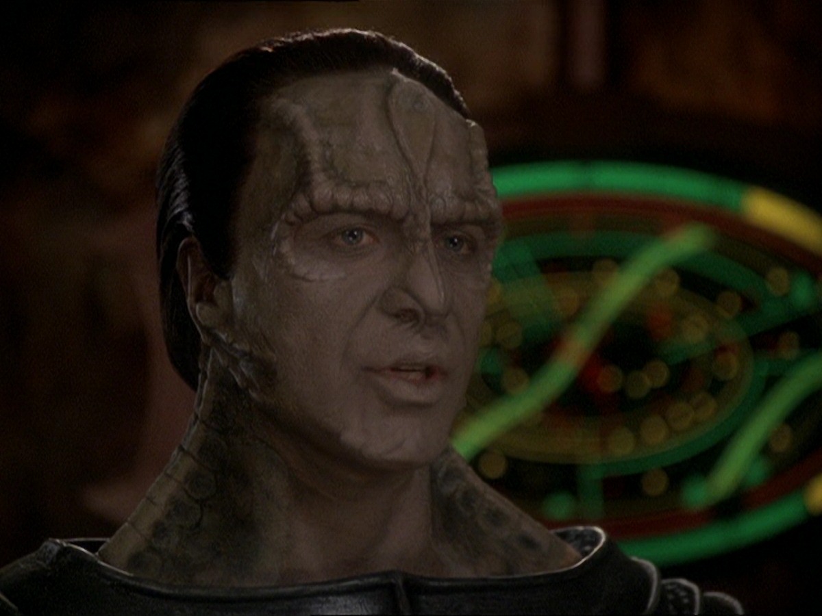 extant_StarTrek_DS9_7x22-TackingIntoTheWind_1194.jpg