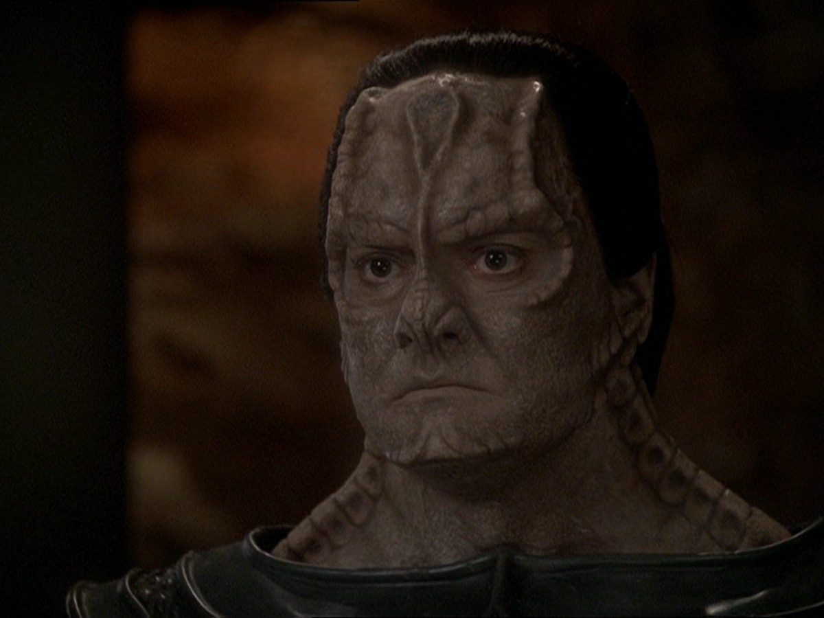 extant_StarTrek_DS9_7x22-TackingIntoTheWind_1199.jpg