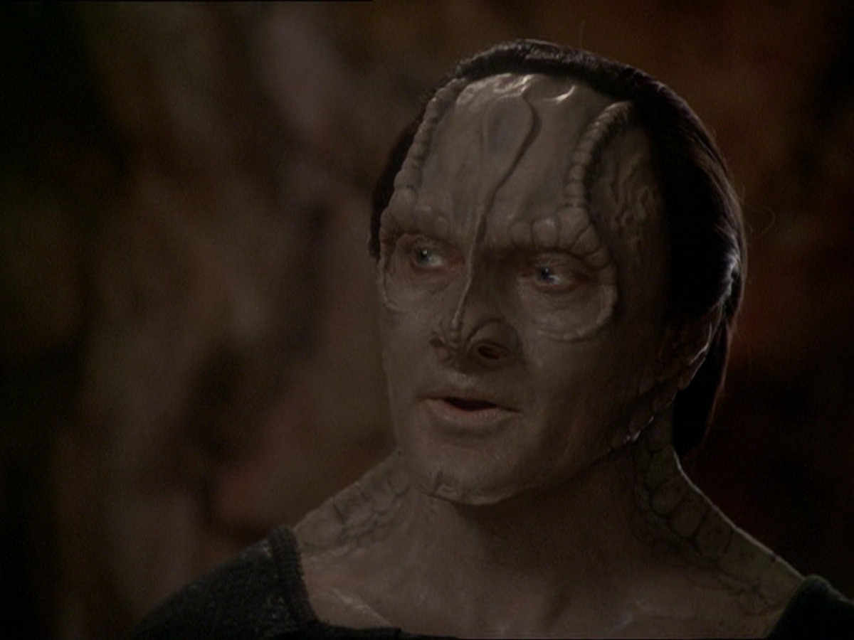 extant_StarTrek_DS9_7x22-TackingIntoTheWind_1226.jpg