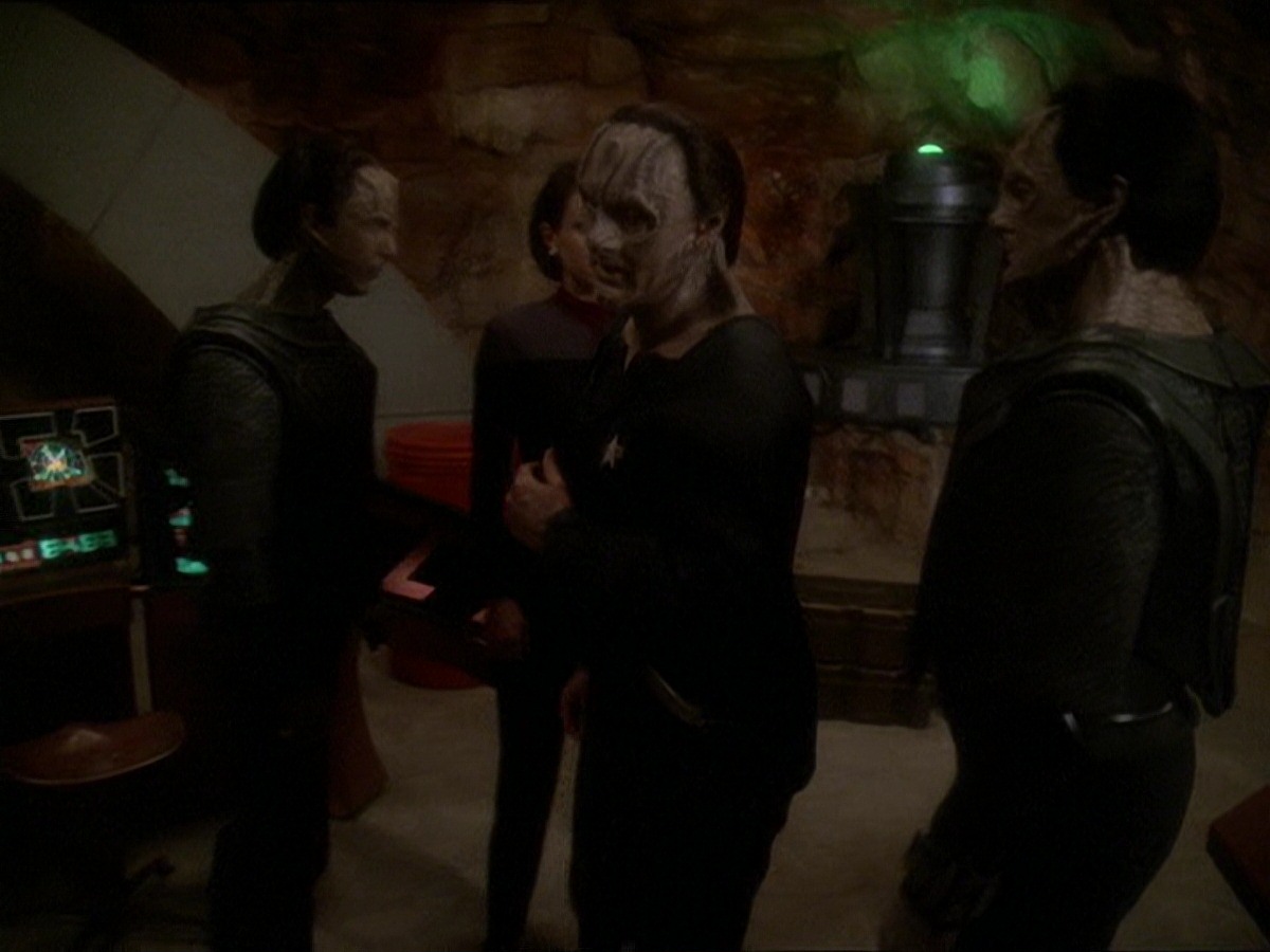 extant_StarTrek_DS9_7x22-TackingIntoTheWind_1244.jpg