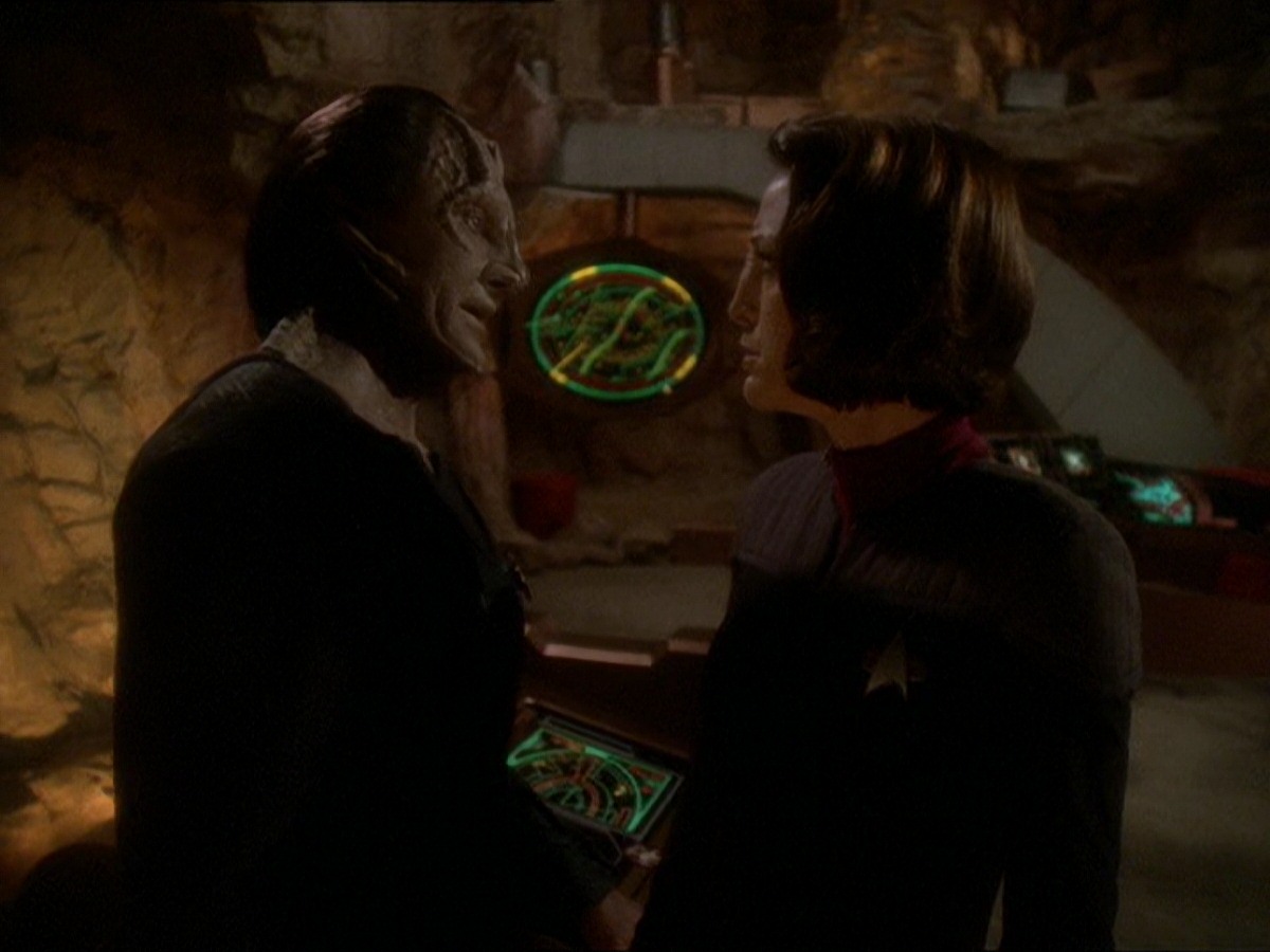 extant_StarTrek_DS9_7x22-TackingIntoTheWind_1254.jpg