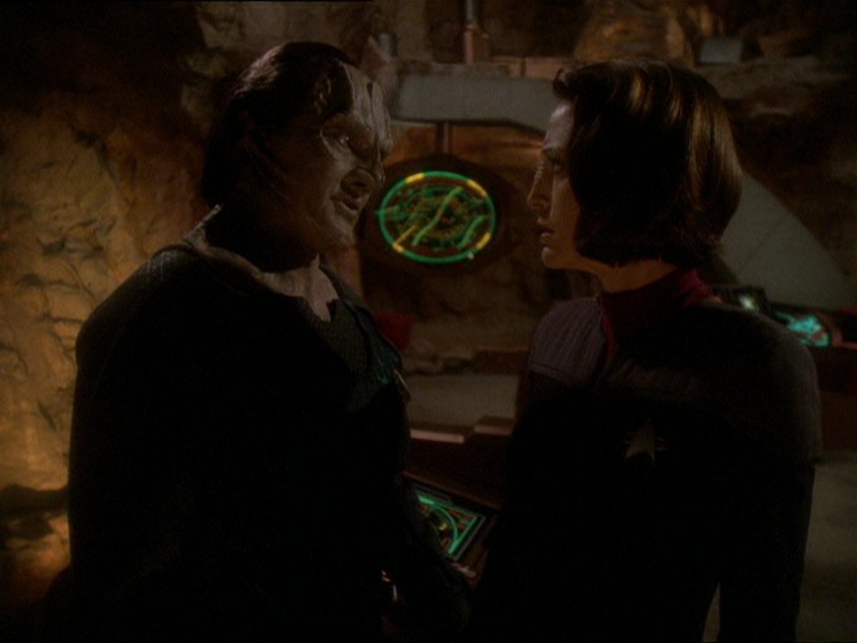 extant_StarTrek_DS9_7x22-TackingIntoTheWind_1257.jpg