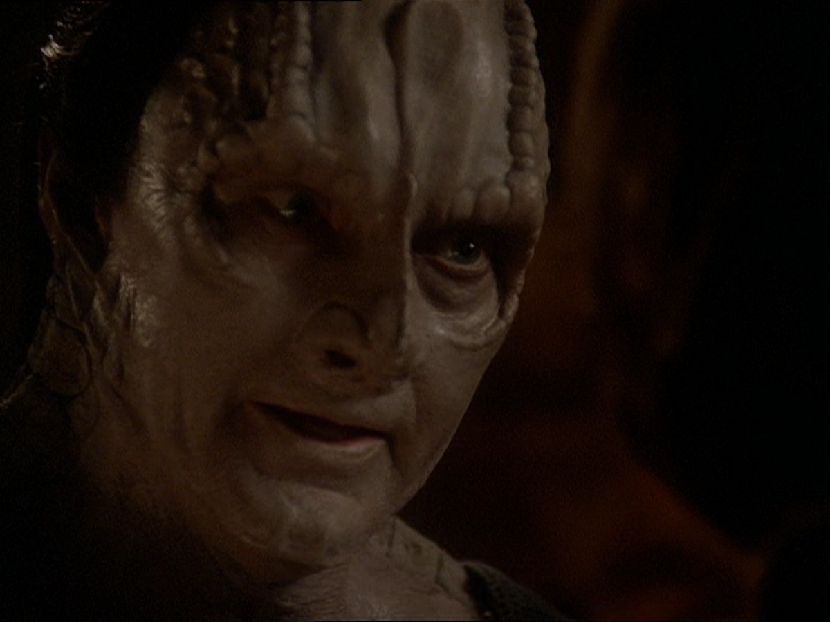 extant_StarTrek_DS9_7x22-TackingIntoTheWind_1259.jpg