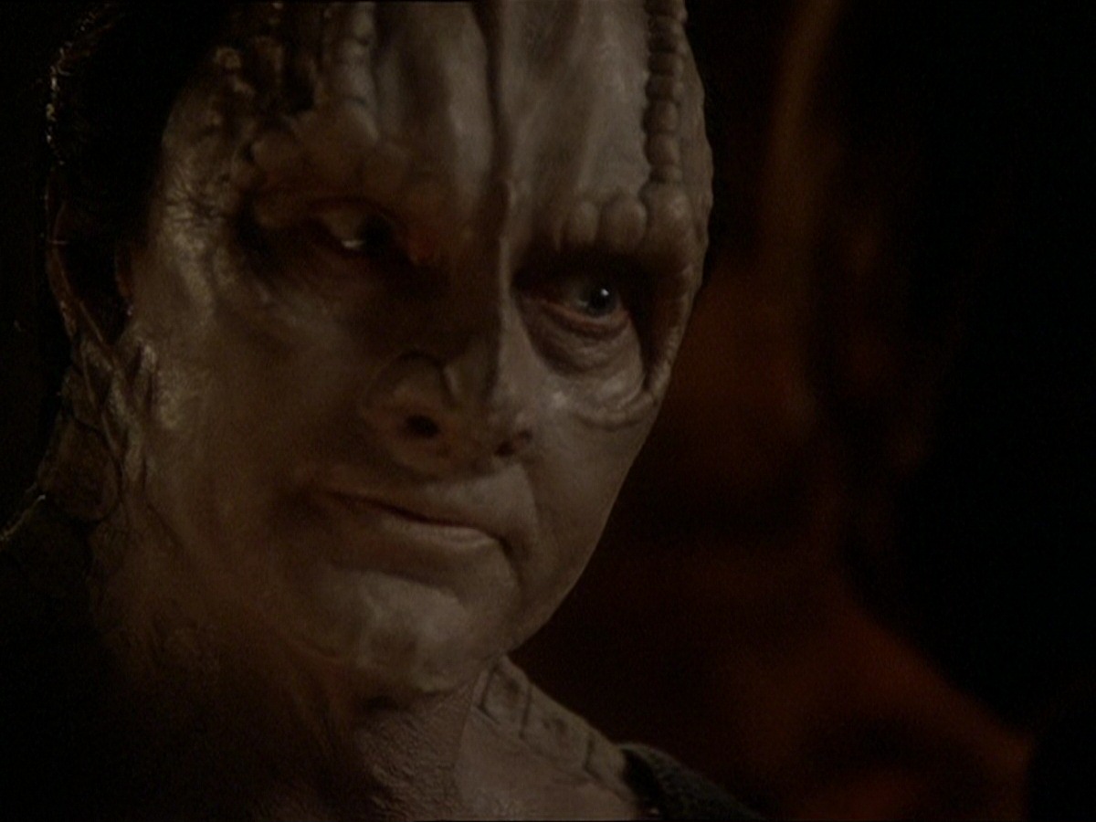 extant_StarTrek_DS9_7x22-TackingIntoTheWind_1261.jpg