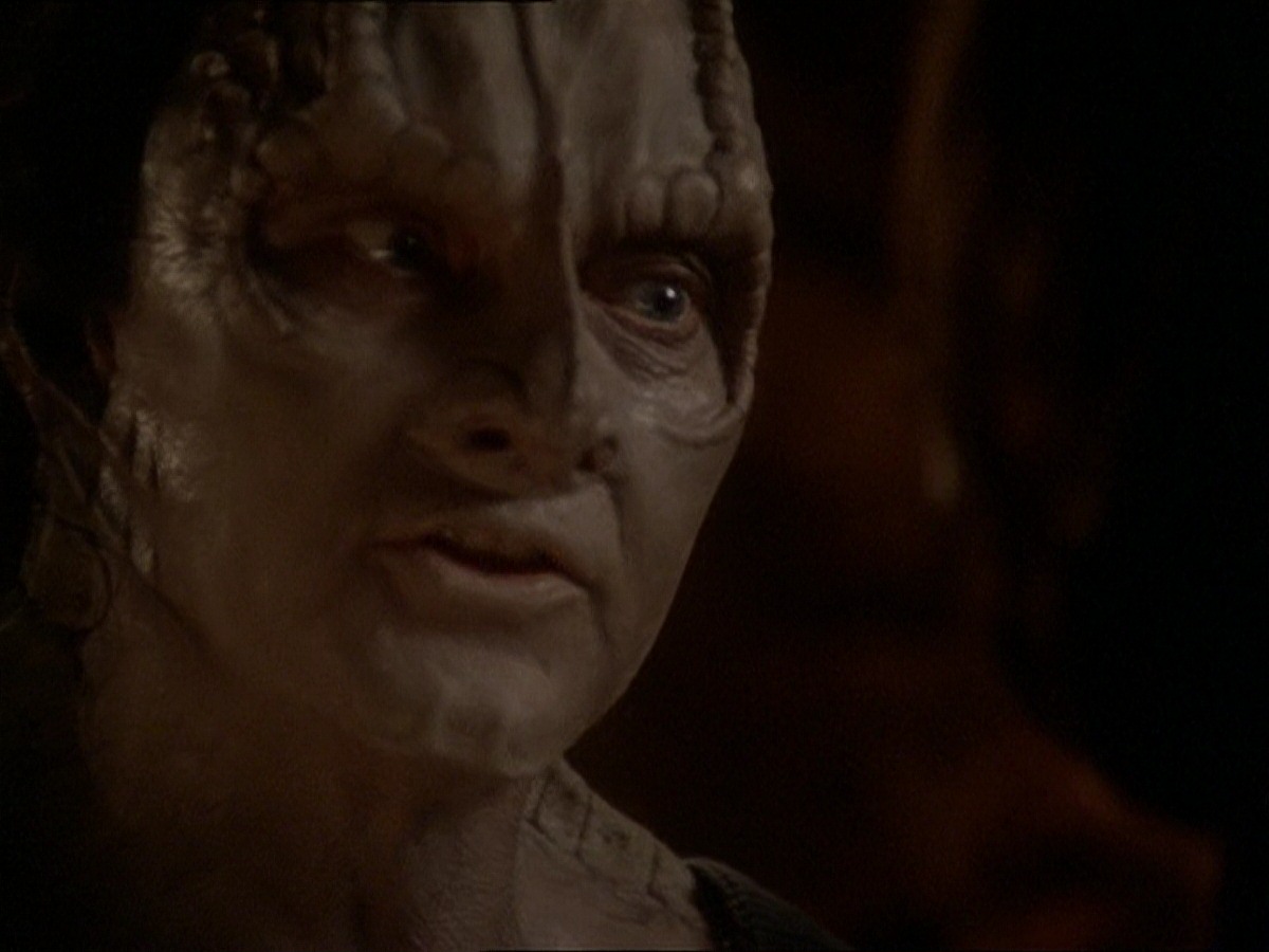 extant_StarTrek_DS9_7x22-TackingIntoTheWind_1276.jpg