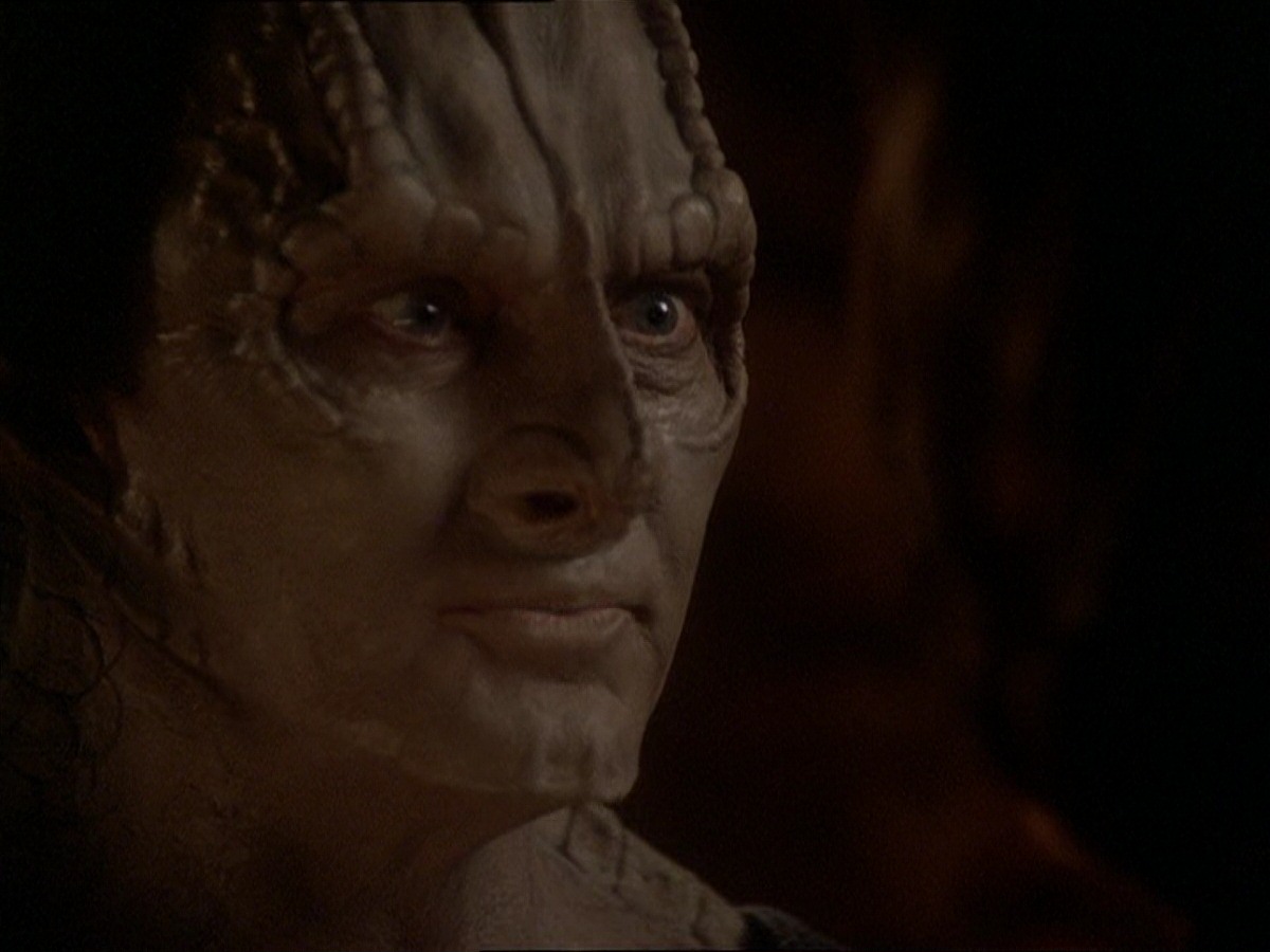 extant_StarTrek_DS9_7x22-TackingIntoTheWind_1292.jpg
