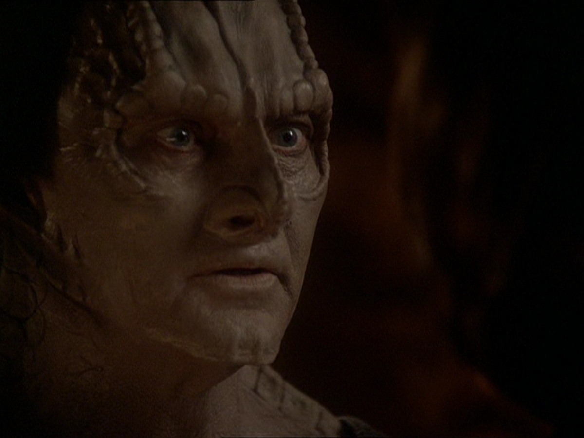 extant_StarTrek_DS9_7x22-TackingIntoTheWind_1306.jpg
