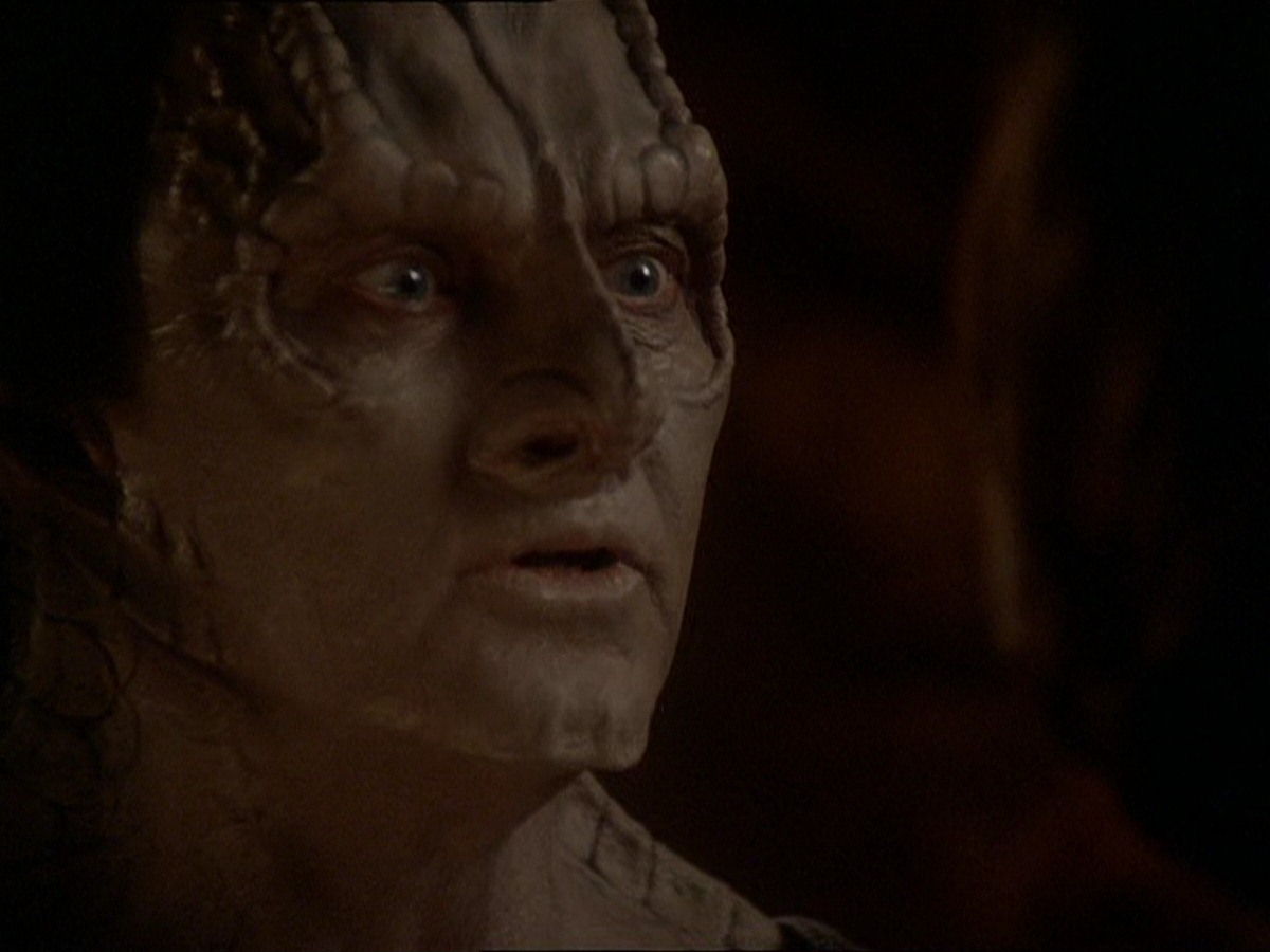 extant_StarTrek_DS9_7x22-TackingIntoTheWind_1330.jpg