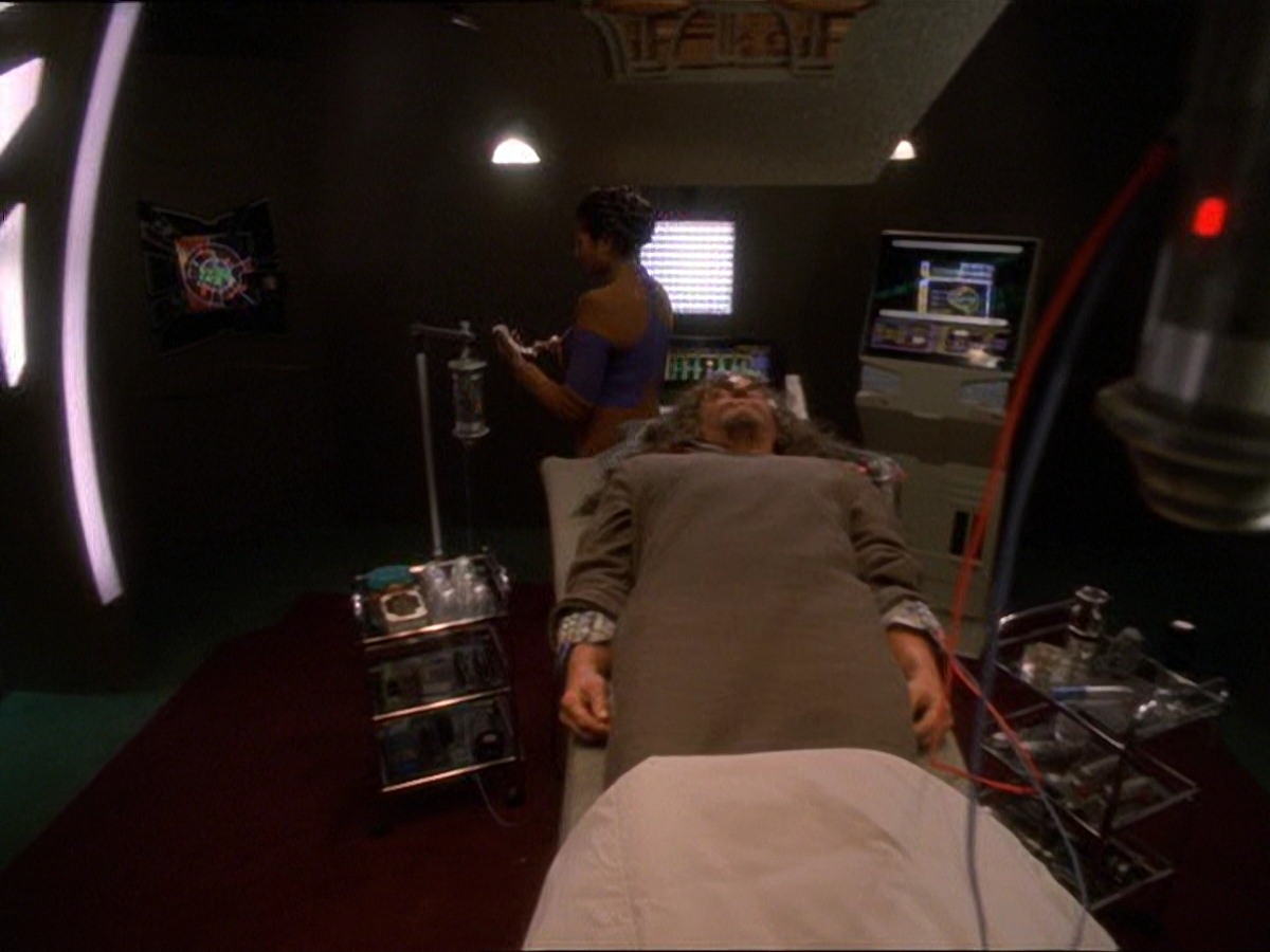 extant_StarTrek_DS9_7x22-TackingIntoTheWind_1376.jpg