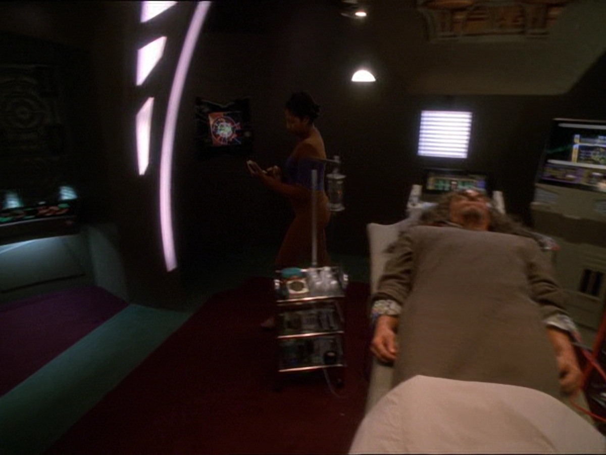 extant_StarTrek_DS9_7x22-TackingIntoTheWind_1377.jpg