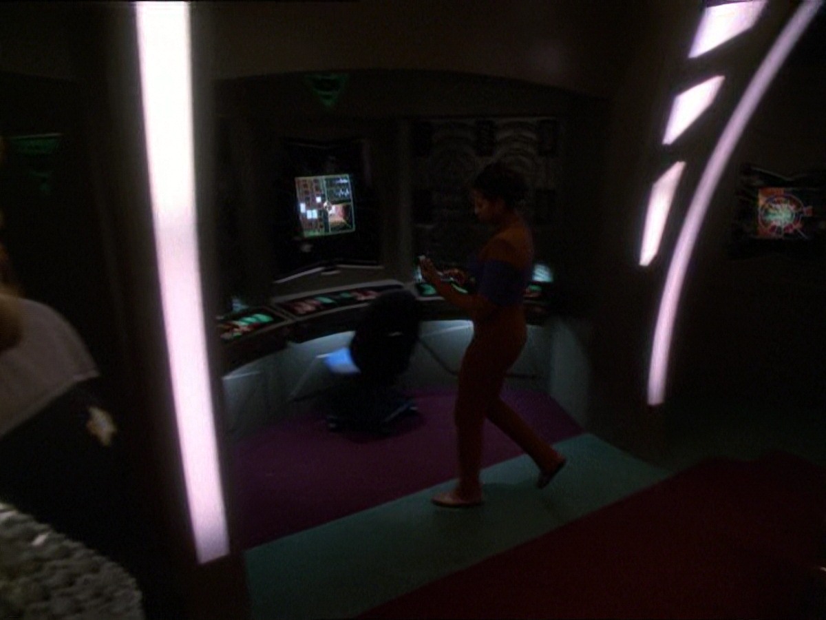 extant_StarTrek_DS9_7x22-TackingIntoTheWind_1379.jpg