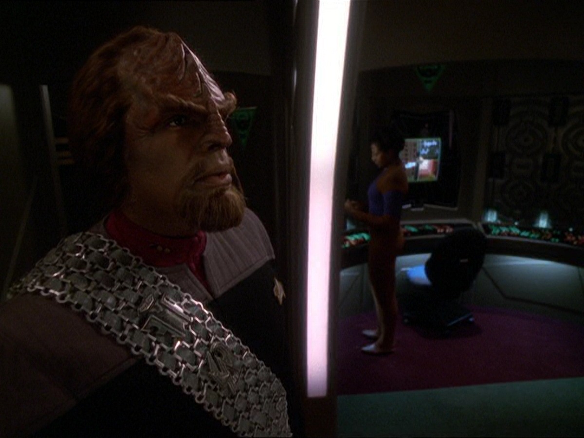 extant_StarTrek_DS9_7x22-TackingIntoTheWind_1385.jpg