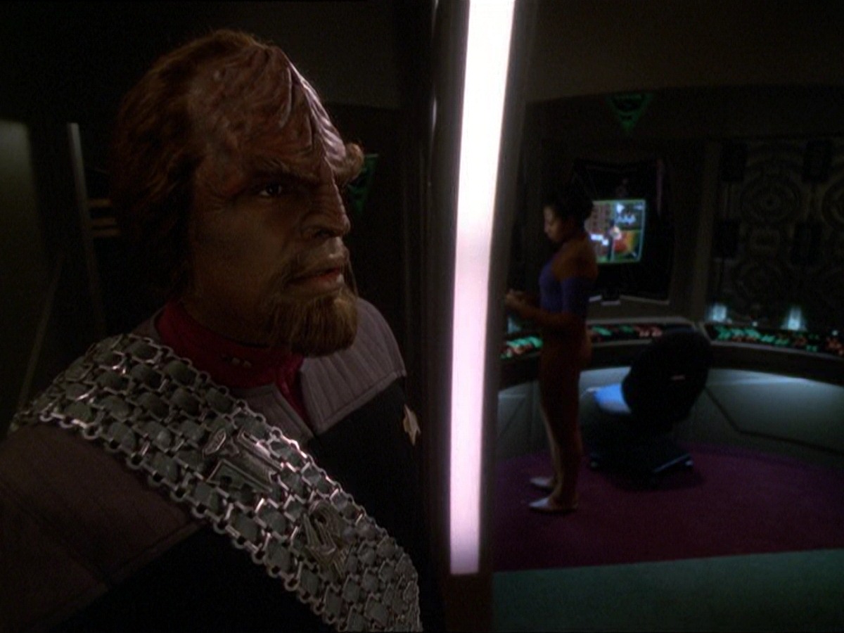 extant_StarTrek_DS9_7x22-TackingIntoTheWind_1390.jpg