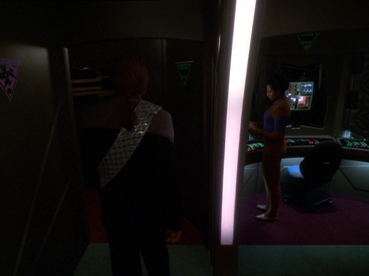 extant_StarTrek_DS9_7x22-TackingIntoTheWind_1395.jpg