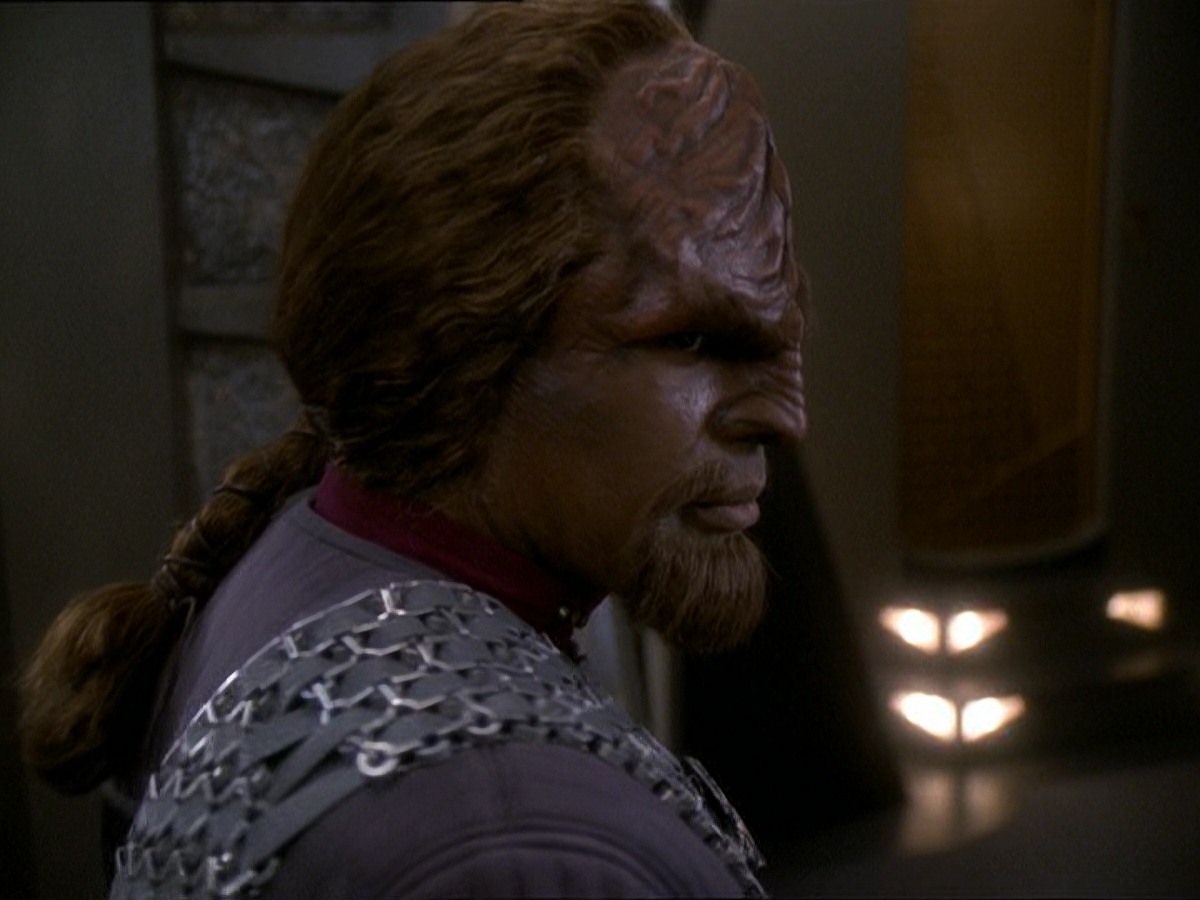 extant_StarTrek_DS9_7x22-TackingIntoTheWind_1493.jpg