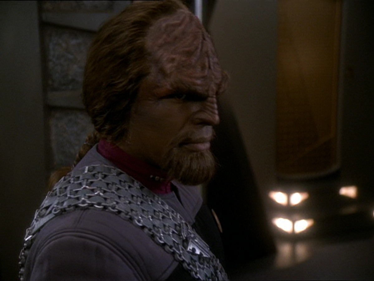 extant_StarTrek_DS9_7x22-TackingIntoTheWind_1494.jpg
