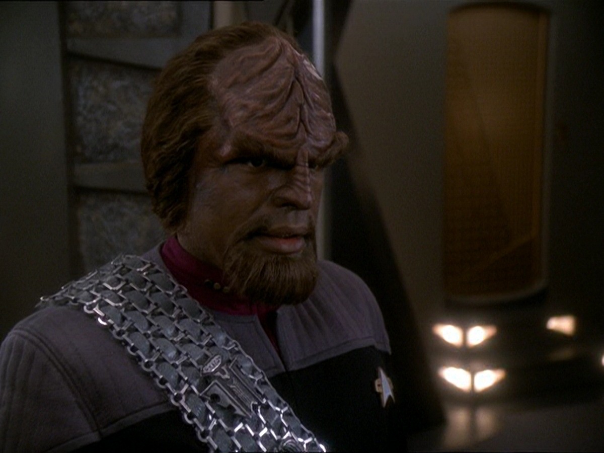 extant_StarTrek_DS9_7x22-TackingIntoTheWind_1501.jpg