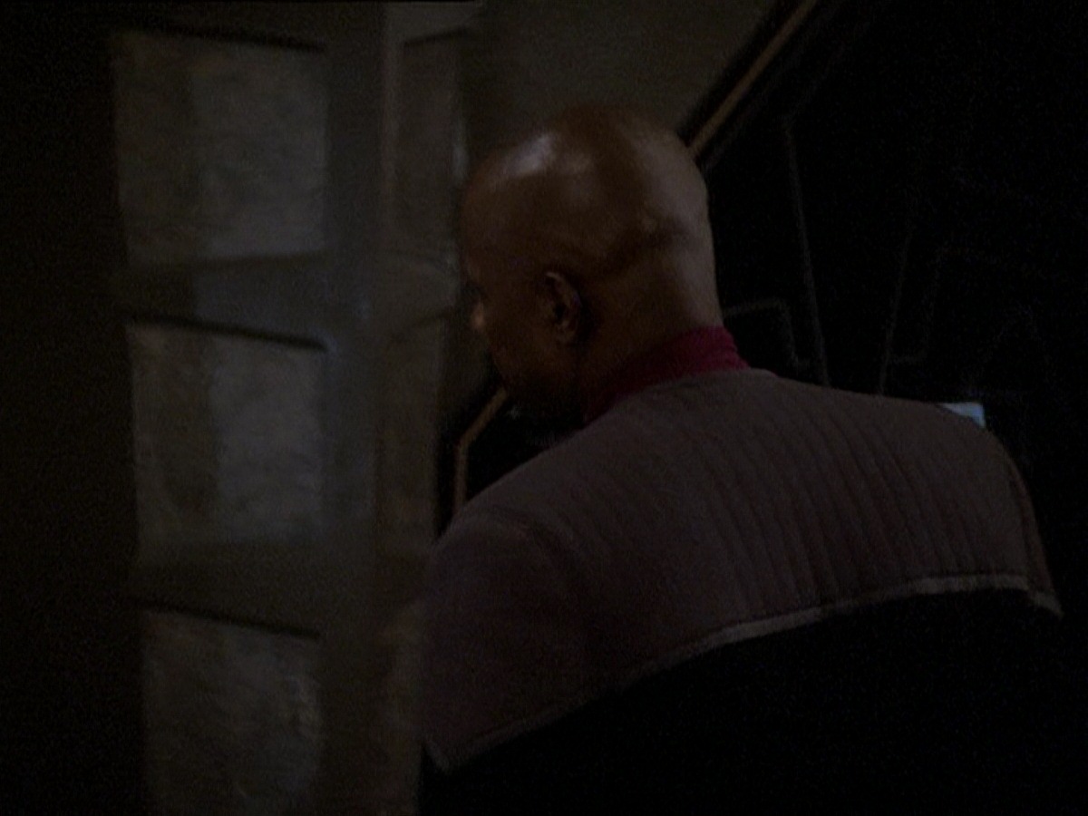 extant_StarTrek_DS9_7x22-TackingIntoTheWind_1516.jpg