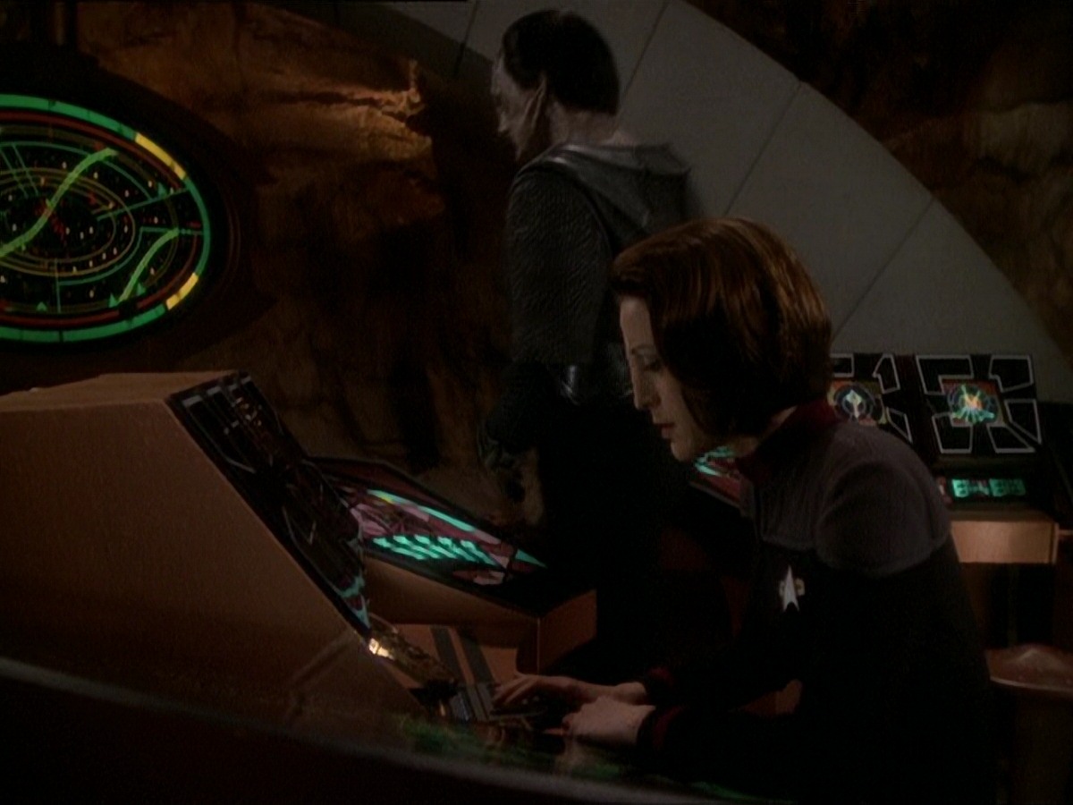 extant_StarTrek_DS9_7x22-TackingIntoTheWind_1540.jpg