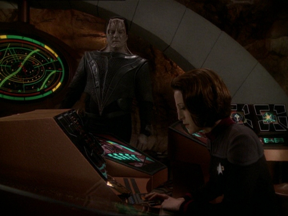 extant_StarTrek_DS9_7x22-TackingIntoTheWind_1542.jpg