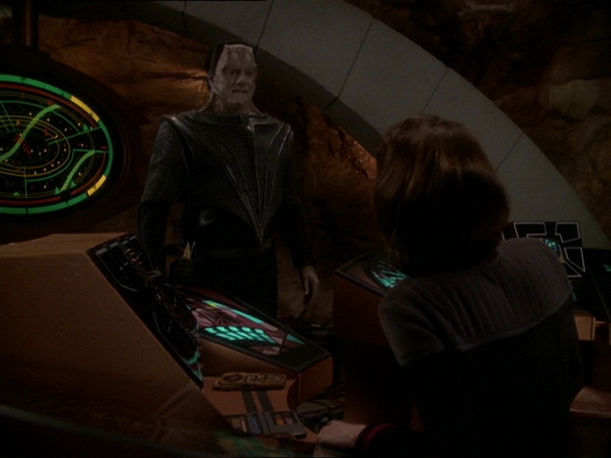 extant_StarTrek_DS9_7x22-TackingIntoTheWind_1576.jpg