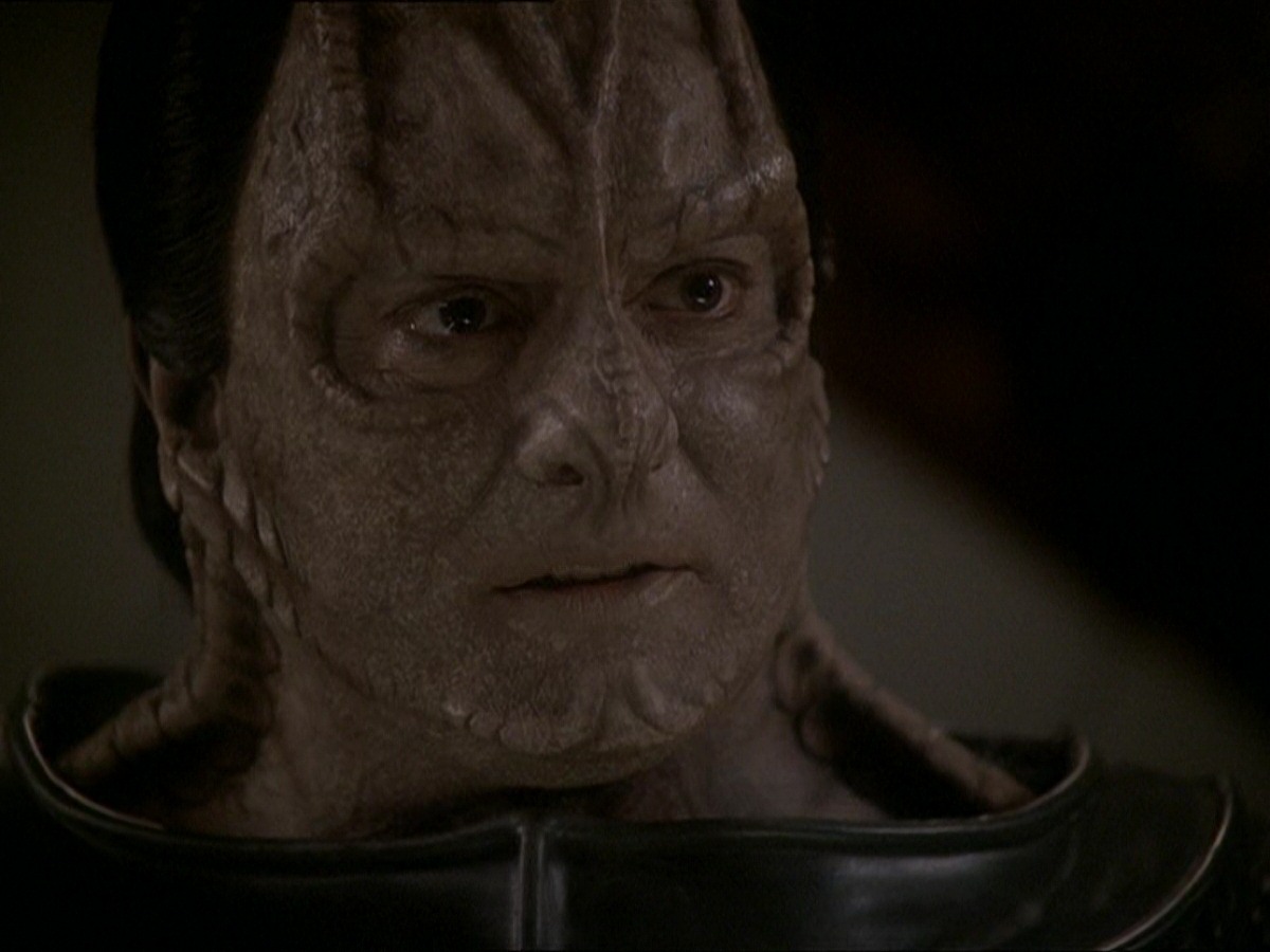 extant_StarTrek_DS9_7x22-TackingIntoTheWind_1595.jpg
