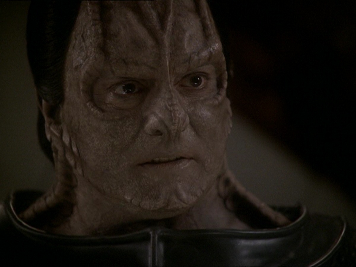 extant_StarTrek_DS9_7x22-TackingIntoTheWind_1597.jpg