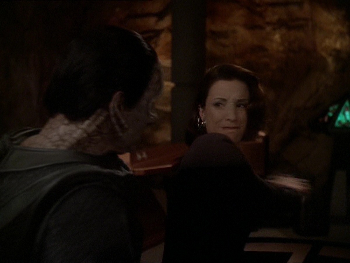 extant_StarTrek_DS9_7x22-TackingIntoTheWind_1603.jpg