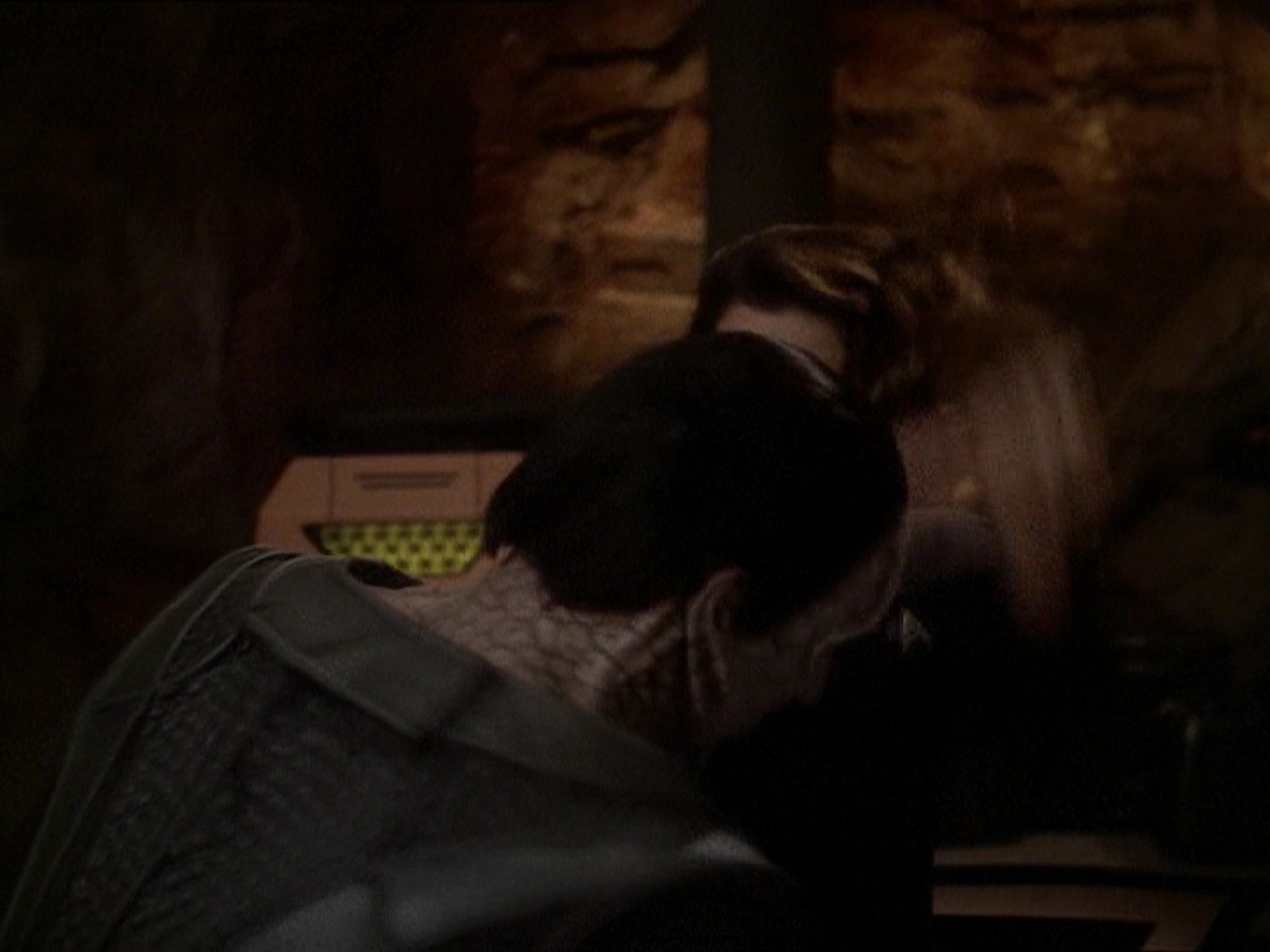 extant_StarTrek_DS9_7x22-TackingIntoTheWind_1604.jpg