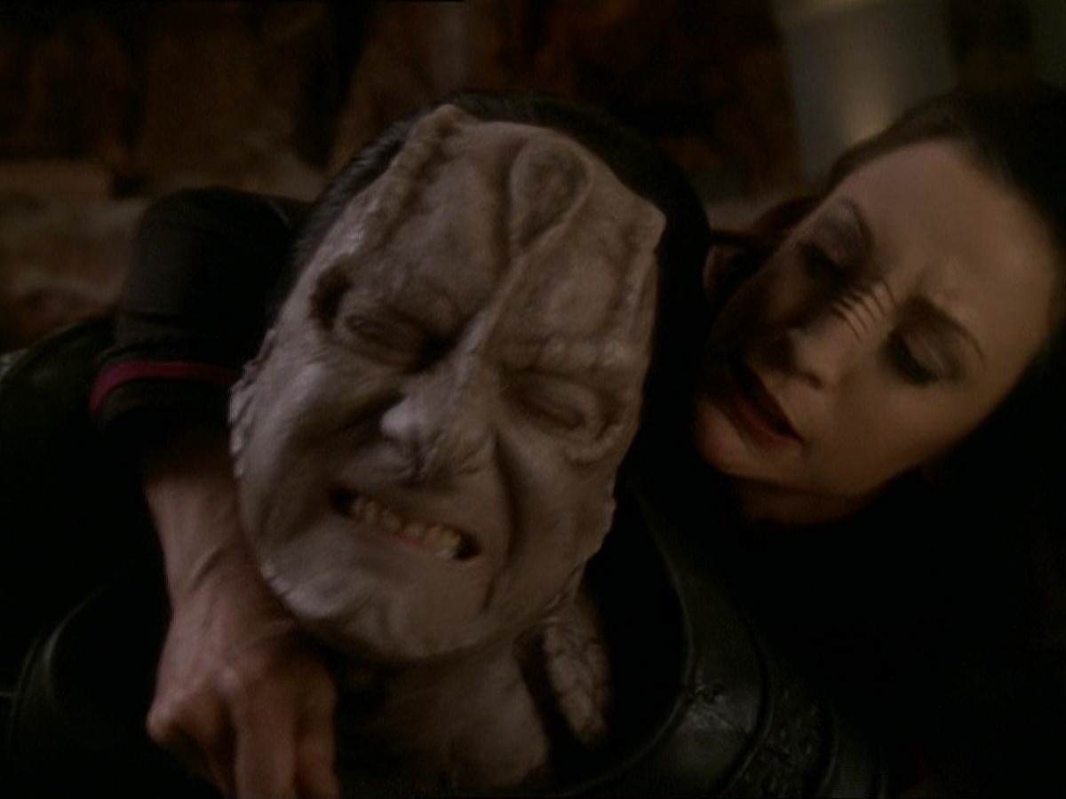 extant_StarTrek_DS9_7x22-TackingIntoTheWind_1609.jpg