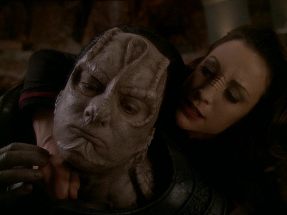 extant_StarTrek_DS9_7x22-TackingIntoTheWind_1610.jpg