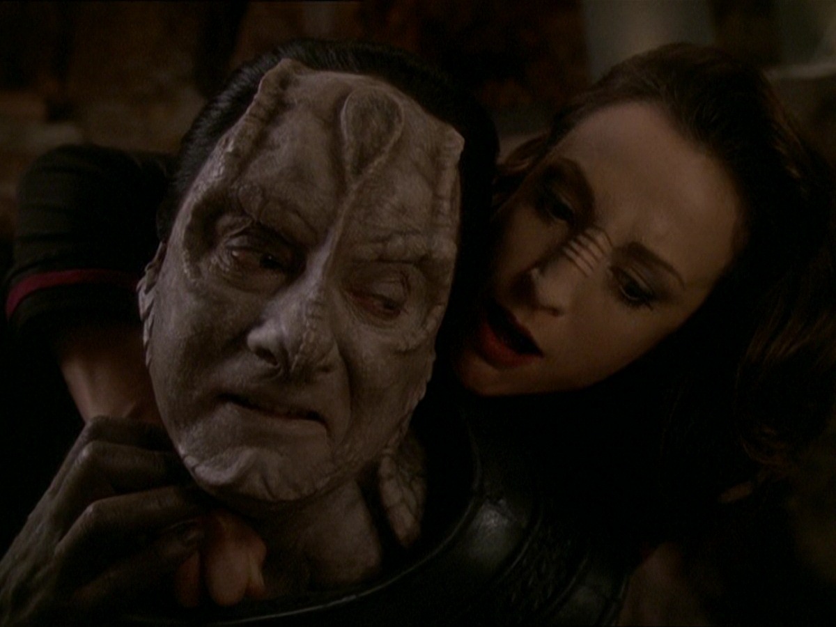 extant_StarTrek_DS9_7x22-TackingIntoTheWind_1620.jpg