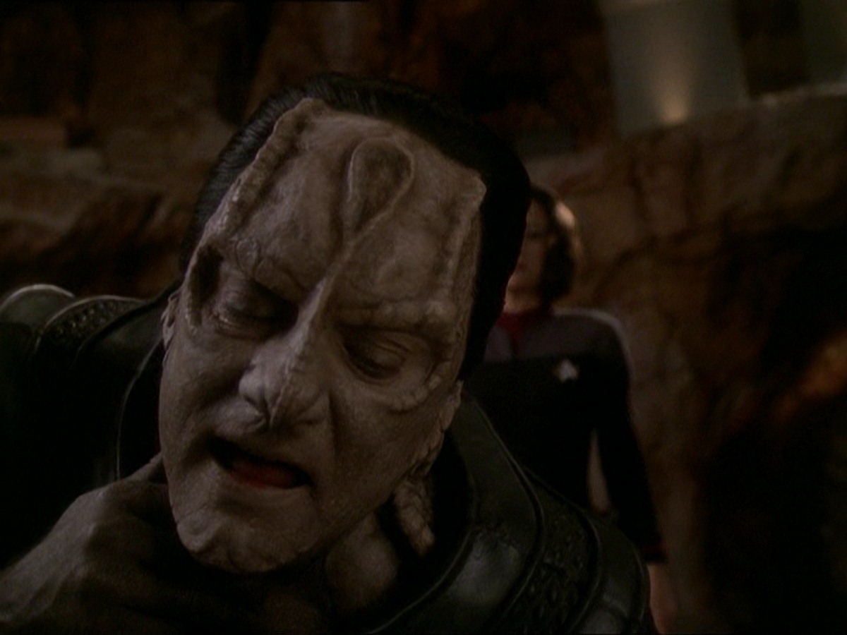 extant_StarTrek_DS9_7x22-TackingIntoTheWind_1641.jpg