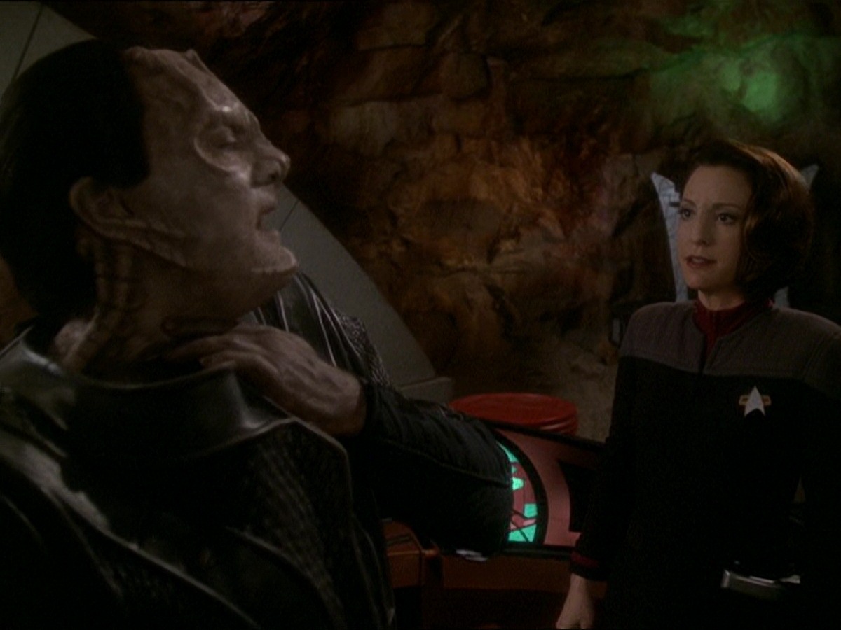 extant_StarTrek_DS9_7x22-TackingIntoTheWind_1649.jpg