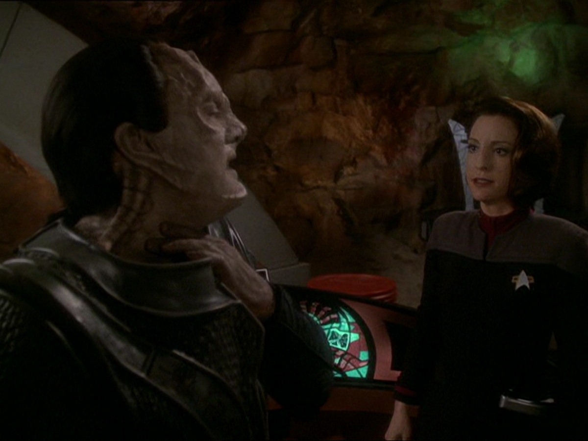 extant_StarTrek_DS9_7x22-TackingIntoTheWind_1650.jpg