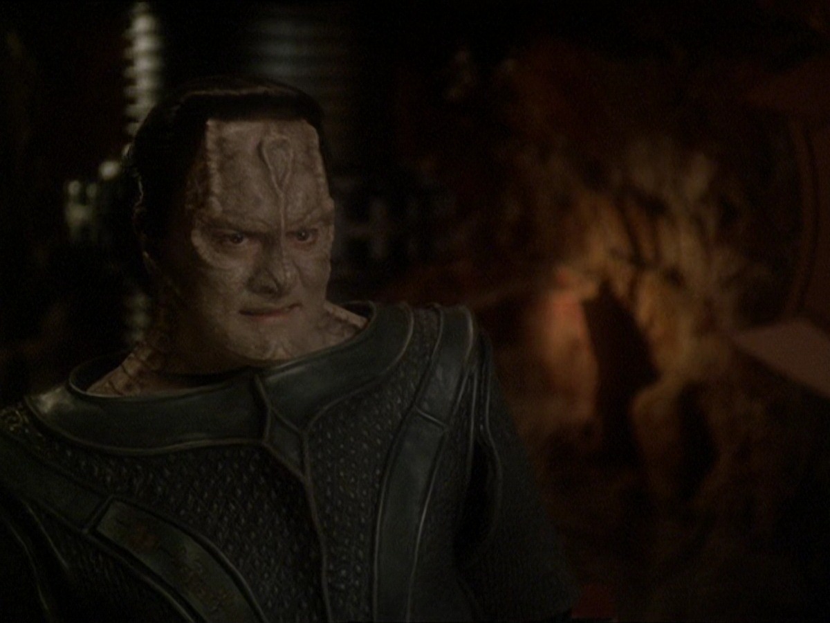extant_StarTrek_DS9_7x22-TackingIntoTheWind_1666.jpg
